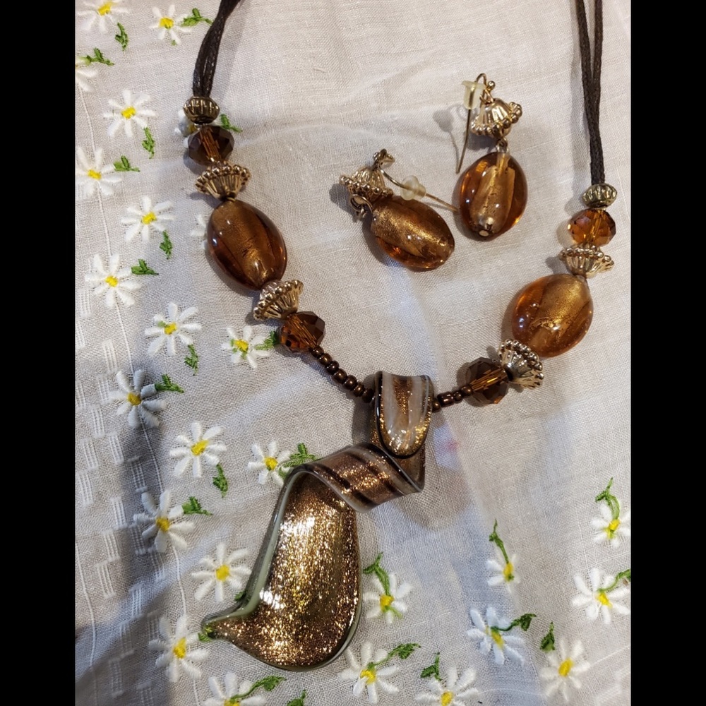 Hand blow Glass gold & Brown Twisted Curl necklace set